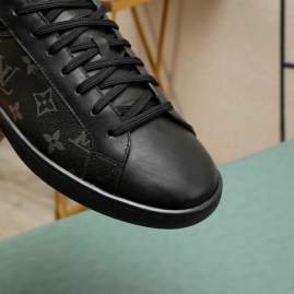 Picture of Louis Vuitton Shoes _SKULVsz38-44mnf041115321